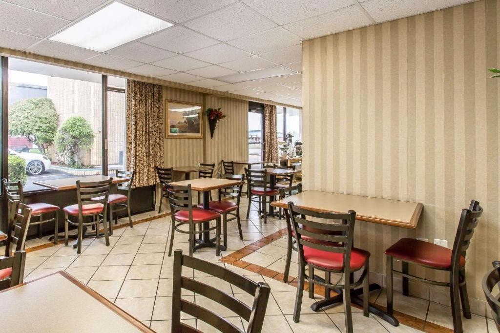 Rodeway Inn Lawton Buitenkant foto
